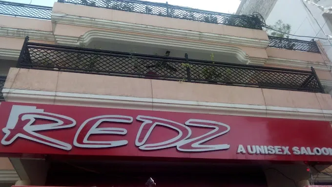 Redz Salon - Beauty Parlour in Allahabad