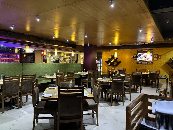 The Yellow Chilli Restaurant - Restaurant in Dhanbad