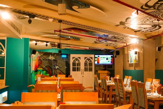 Surfers Restaurant - Restaurant in Puri