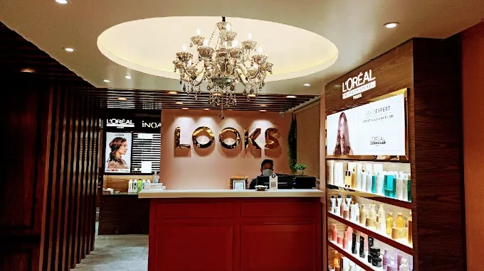 Looks Salon - AC Repair Service in Jhansi