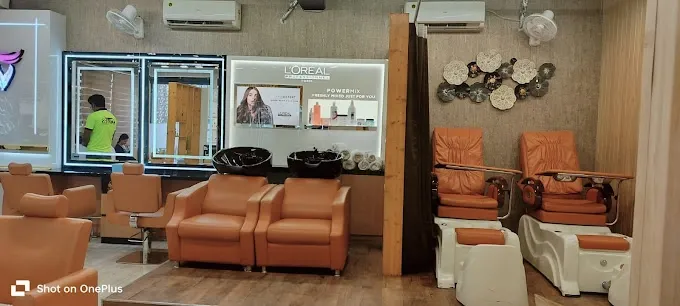 Waves The Unisex Salon - Beauty Parlour in Jhansi