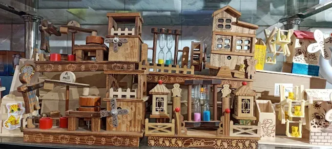 Arman Handicraft Gift & Toys Palace - Gift Shop in Varanasi