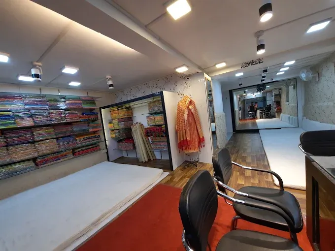Handloom Emporium - Banarasi Saree in Varanasi