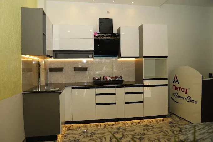 MERCY Deals in Kitchen Chimney - Home & Kitchen in Varanasi