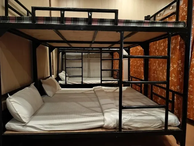 High Class Bhojnalaya and Dormitory - Guest House in Varanasi