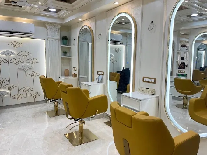 Simran Sahni Glamor Zone - Beauty Products in Lucknow