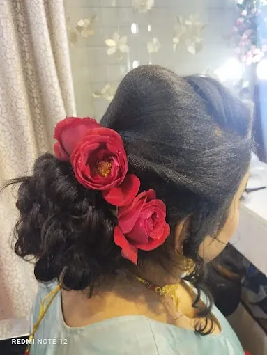 Aroma beauty salon and makeup studio - Beauty Parlour in Lucknow