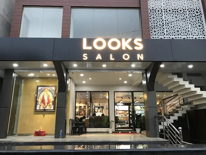 Looks Salon, Gomti Nagar - Beauty Parlour in Lucknow
