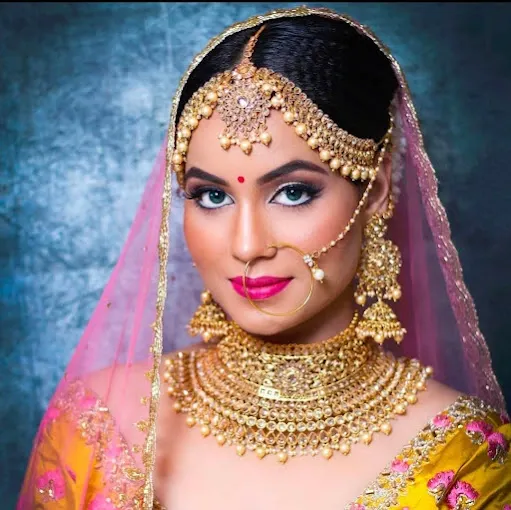 Blue Trends Unisex Hair & Makeup Salon