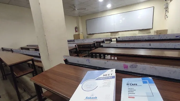 Aakash Institute, Durga Kund, Varanasi - Coaching Center in Varanasi