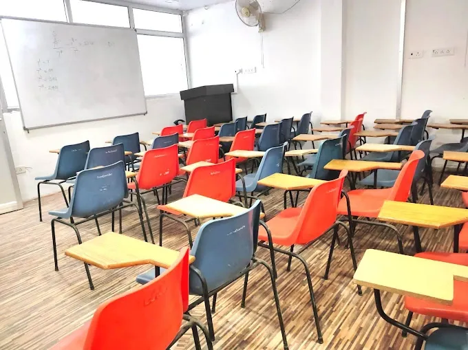 Career Launcher Lucknow - Hazratganj Center