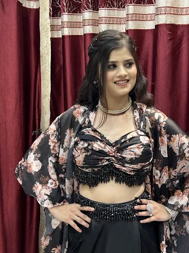 Makeover Beauty Salon - Beauty Parlour in Agra