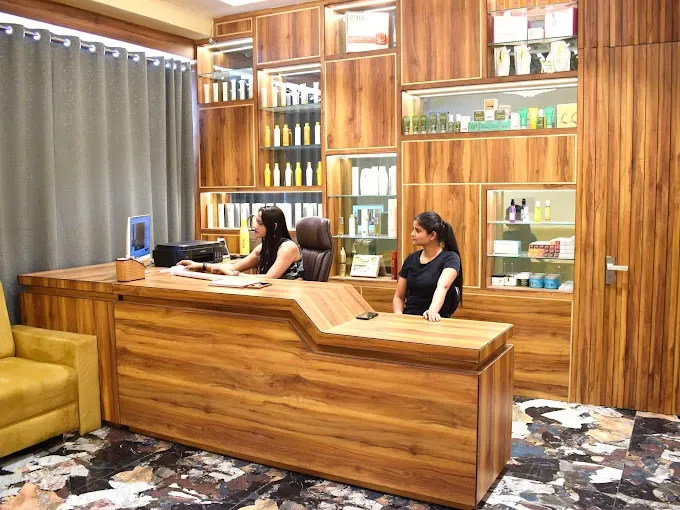 Gold N Glitz Unisex Salon - Beauty Parlour in Agra
