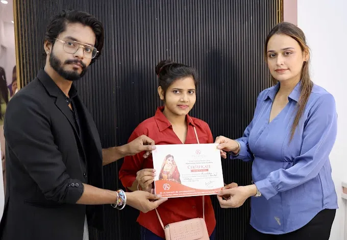 Fashion Makeup & Salon Academy - Beauty Parlour in Agra