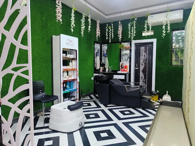 Seemas Makeover - Clothing Wholesaler in Ranchi