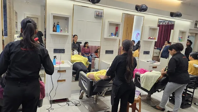 Touch & Glow Beauty Parlour - Clothing Wholesaler in Ranchi