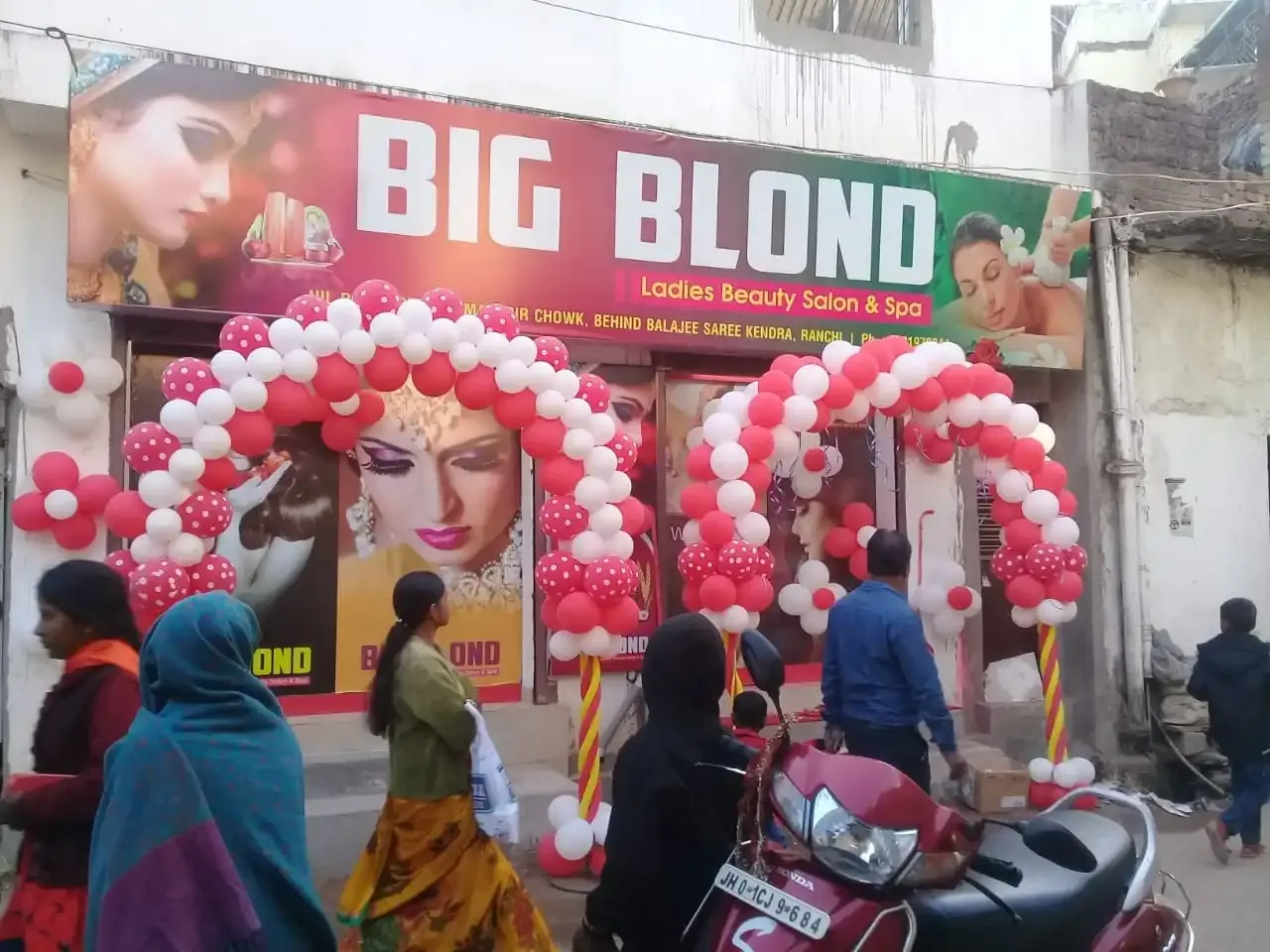 Big Blond Ladies Beauty Salon & Spa
