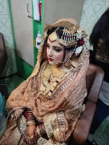 Huma Beauty Parlour