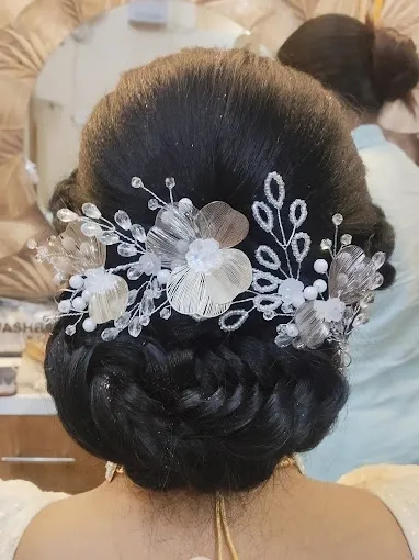 JYOTI MAKEOVER AND BEAUTY PARLOUR - Beauty Parlour in Gonda