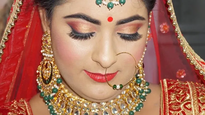 Nehazz Makeover's Family Salon - Beauty Parlour in Bahraich