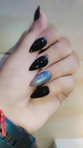 Iconic Beauty Salon - Electronic Store in Banda