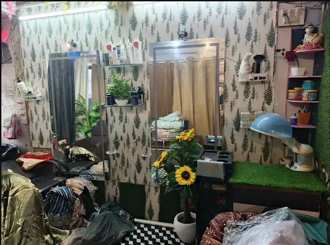 Samridhi Beauty Parlour - Electronic Store in Banda