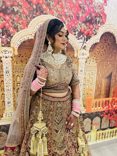 Meenakshi Dutt Makeovers