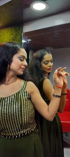 Somi Beauty Parlour - Beauty Parlour in Budaun
