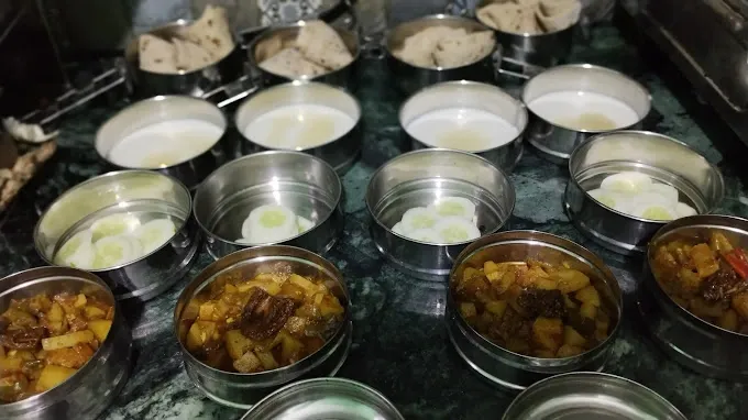 Maurya Tiffin Service - Tiffin Service in Varanasi