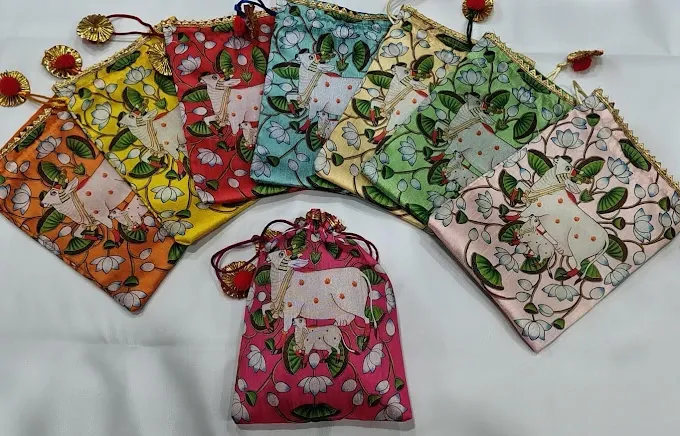 Radhe Creations - Gift Shop in Varanasi