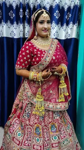 New Style Ladies Beauty Parlour - Gift Shop in Chandauli