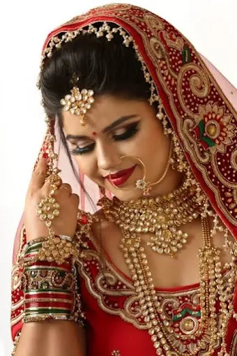 Gayatri Beauty Parlour - Beauty Parlour in Etah