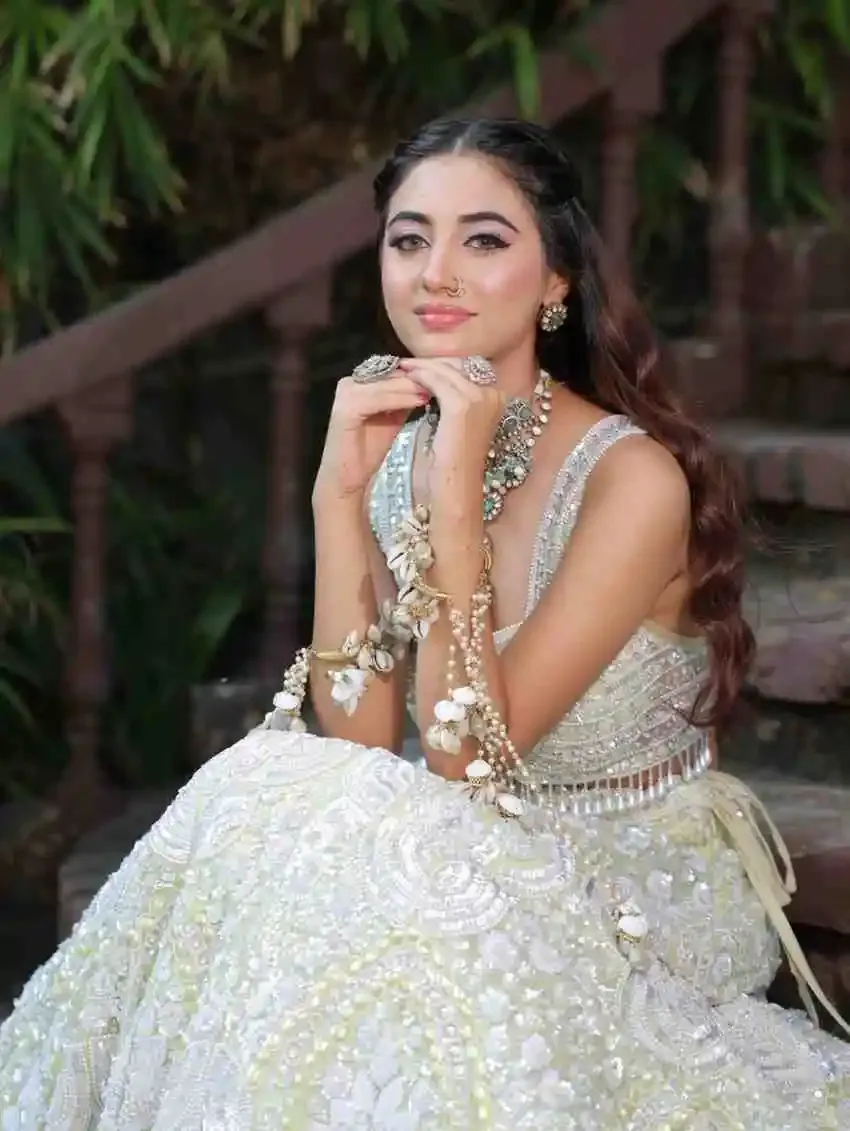 Ekta Makeovers - Beauty Parlour in Jhansi