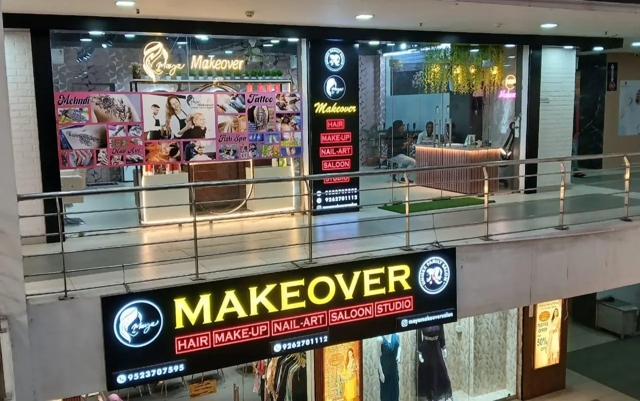 MAYA MAKEOVER Unisex Family Salon
