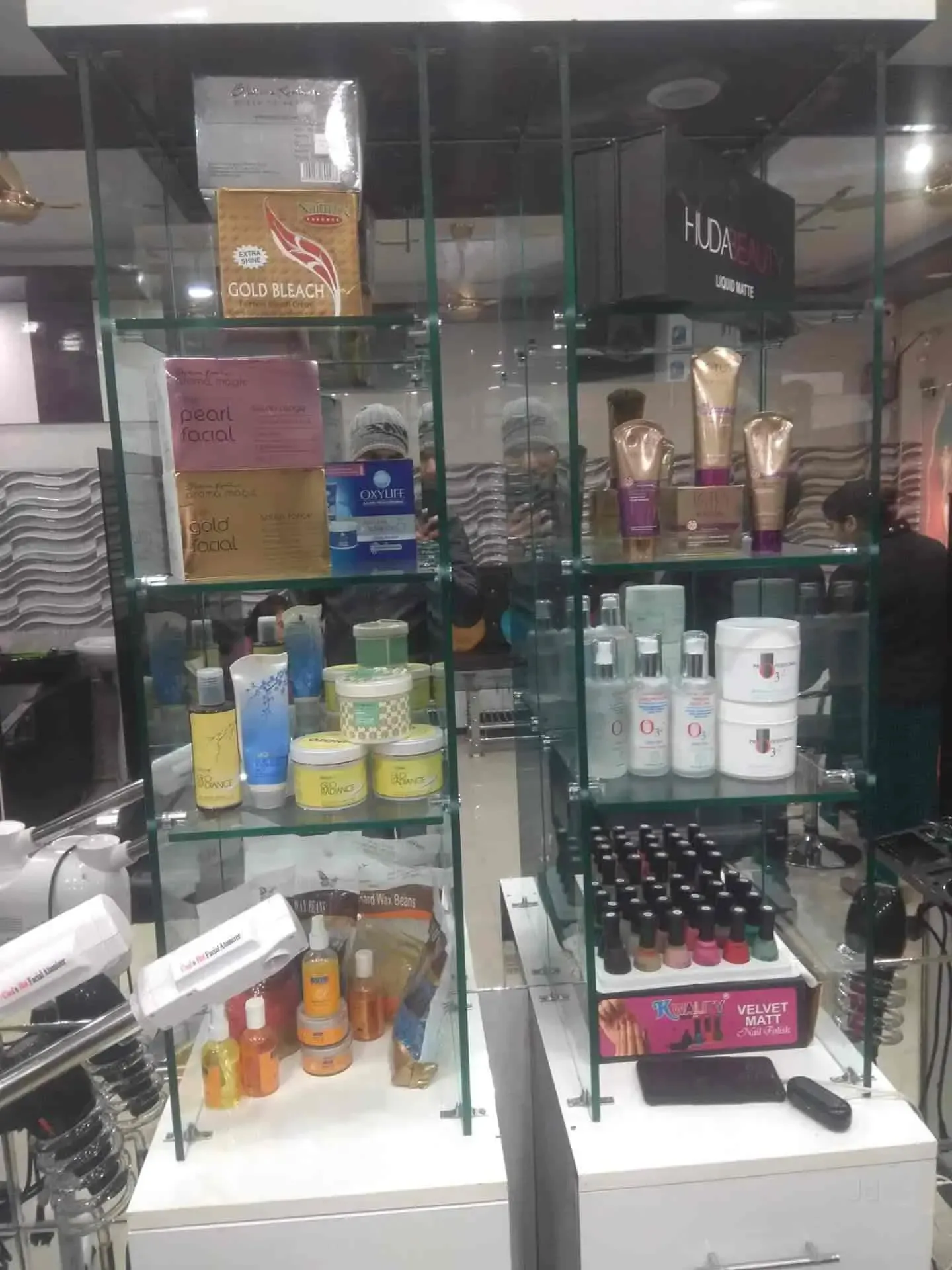 SIMRAN BEAUTY PARLOR