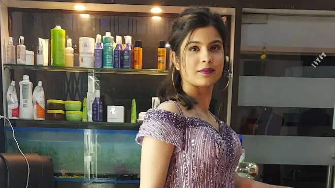 Didi's beauty parlour, makeup studio