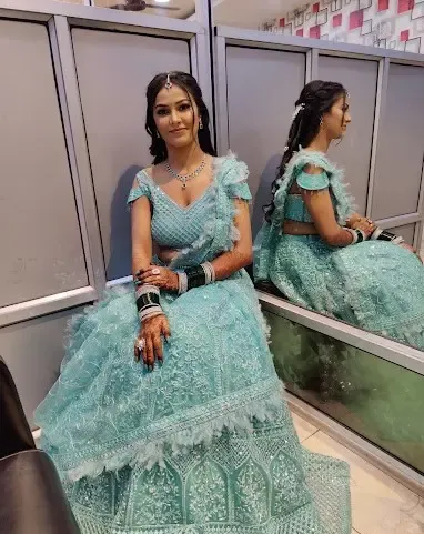 Face & Features Beauty Parlour - Beauty Parlour in Faizabad