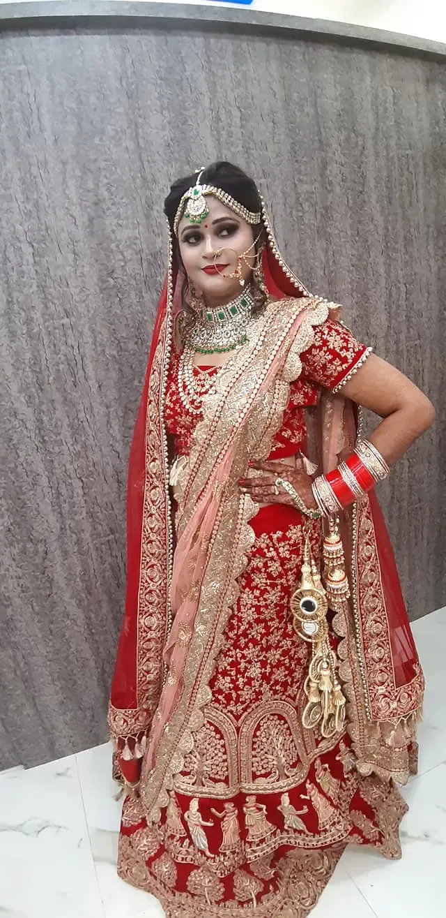 Glamorous Beauty Parlour - Beauty Parlour in Azamgarh