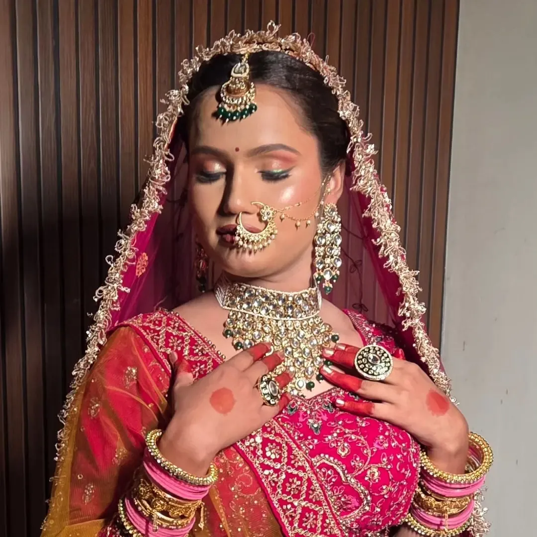 STAR RAJVIKA MAKEOVER - Beauty Parlour in Banda