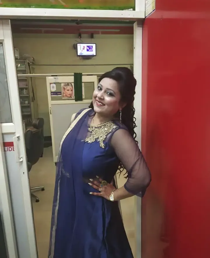 REVLON BEAUTY PARLOUR