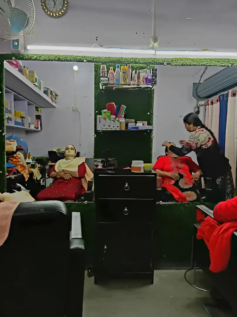 Sagun Parlour - Gift Shop in Chandauli