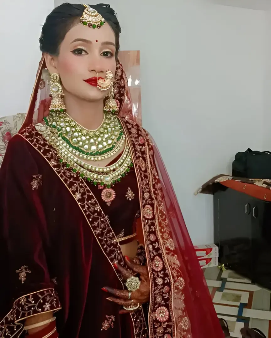 Vedanshi Makeover & Cosmetics - Beauty Parlour in Chitrakoot