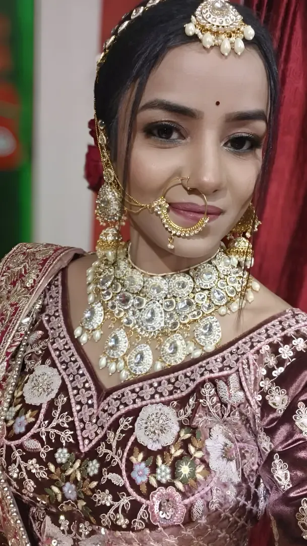 Pari Beauty Parlour Deoria - AC Repair Service in Deoria